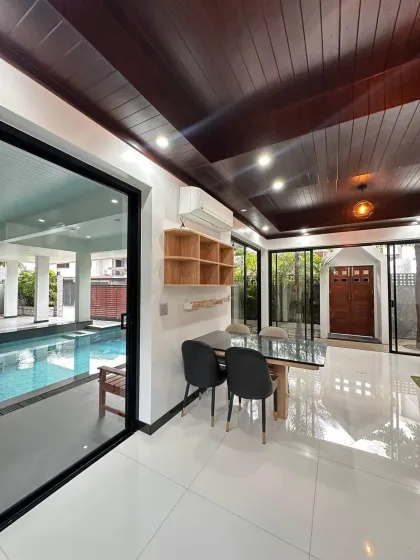 Thalang Private Pool Villa: 3 Bedrooms, 5 Bathrooms for Rent