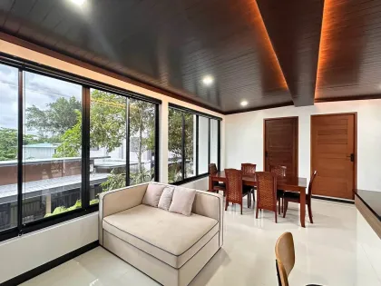 Thalang Private Pool Villa: 3 Bedrooms, 5 Bathrooms for Rent