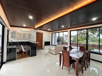 Thalang Private Pool Villa: 3 Bedrooms, 5 Bathrooms for Rent