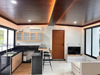 Thalang Private Pool Villa: 3 Bedrooms, 5 Bathrooms for Rent