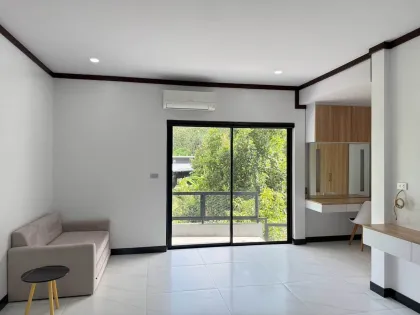 Thalang Private Pool Villa: 3 Bedrooms, 5 Bathrooms for Rent