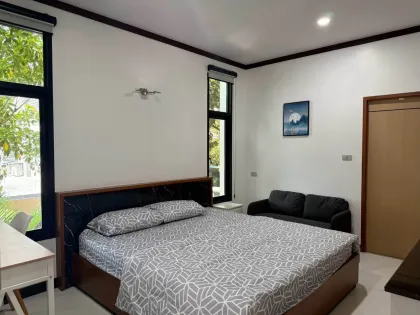 Thalang Private Pool Villa: 3 Bedrooms, 5 Bathrooms for Rent