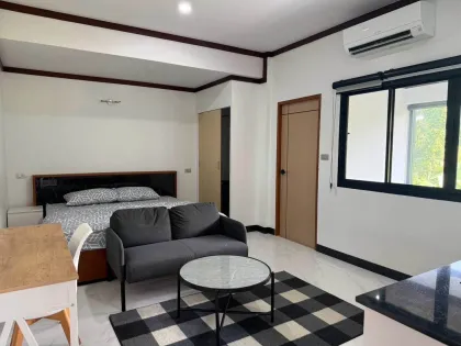 Thalang Private Pool Villa: 3 Bedrooms, 5 Bathrooms for Rent
