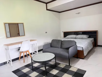 Thalang Private Pool Villa: 3 Bedrooms, 5 Bathrooms for Rent