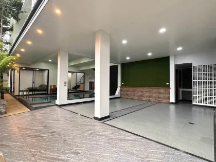 Thalang Private Pool Villa: 3 Bedrooms, 5 Bathrooms for Rent