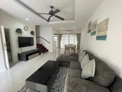 Villa Laguna Park 1 avec 3 Chambres et 4 Salles de Bain à Louer