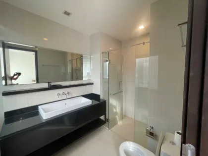 Villa Laguna Park 1 avec 3 Chambres et 4 Salles de Bain à Louer