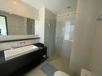 Laguna Park 1: 3-Bedroom, 4-Bathroom Villa for Rent