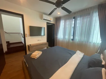 Laguna Park 1: 3-Bedroom, 4-Bathroom Villa for Rent