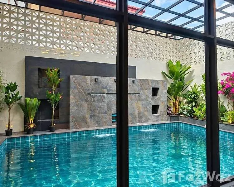 Villa privada de 4 habitaciones con piscina en Anuphas Golf Ville, Kathu