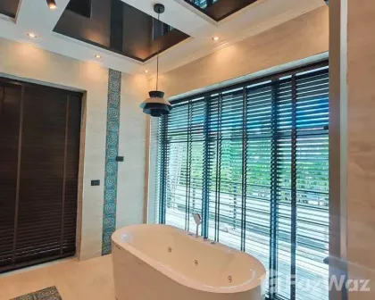 4-Bedroom Private Pool Villa in Anuphas Golf Ville, Kathu