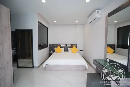 Villa neuve 4 chambres avec piscine privée à Chalong