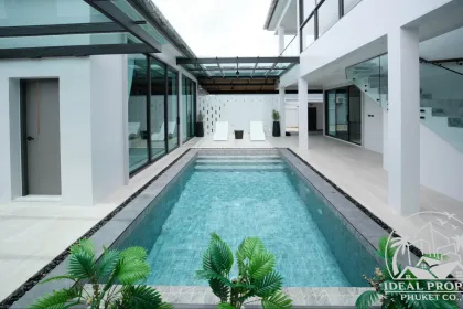 Villa neuve 4 chambres avec piscine privée à Chalong