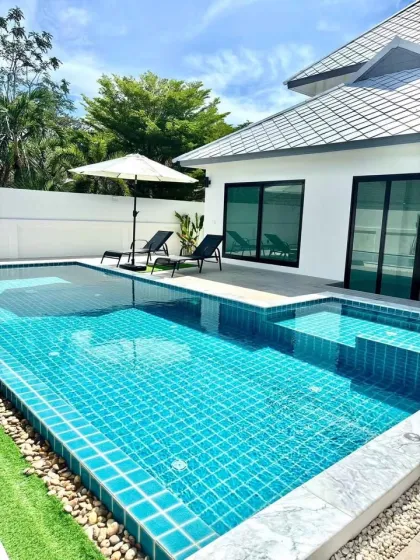 3-Bedroom Villa with Private Pool in Suriyapron Chalong