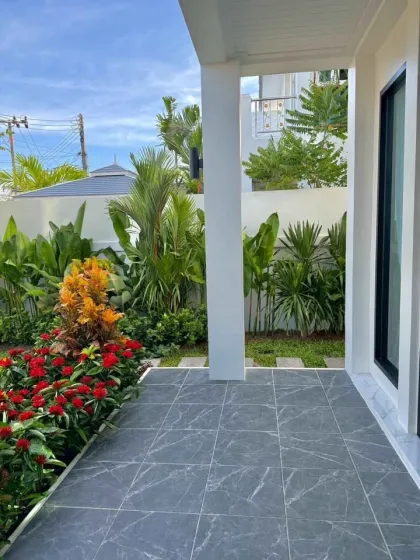 3-Bedroom Villa with Private Pool in Suriyapron Chalong