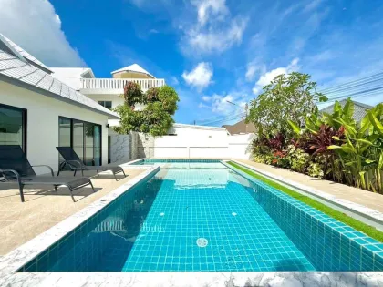 3-Bedroom Villa with Private Pool in Suriyapron Chalong