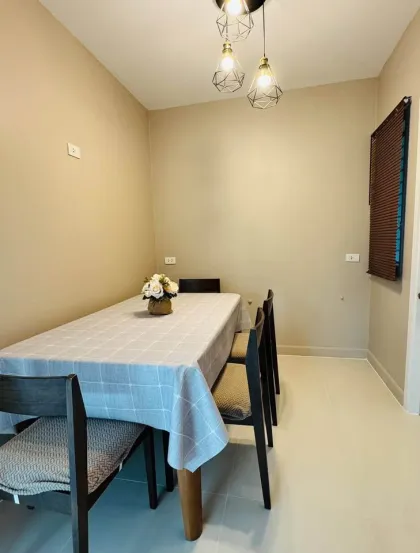 卡图Passorn Kohkeaw70村3卧室别墅出租