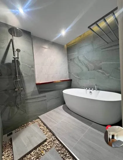 Amplia villa de 2 habitaciones y 3 baños en alquiler en ChaoFah Garden Home, Koh Kaew