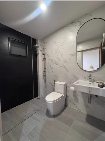 Amplia villa de 2 habitaciones y 3 baños en alquiler en ChaoFah Garden Home, Koh Kaew