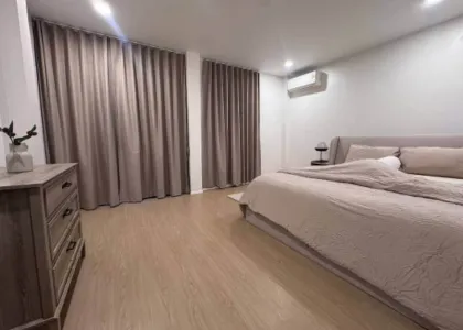 Amplia villa de 2 habitaciones y 3 baños en alquiler en ChaoFah Garden Home, Koh Kaew