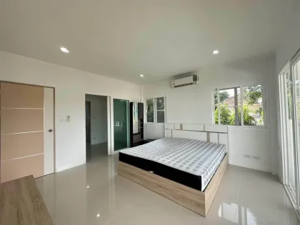 Apartamento de 3 dormitorios y 3 baños en alquiler en Supalai Garden Ville, Pa Klok