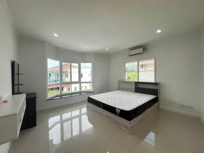 Apartamento de 3 dormitorios y 3 baños en alquiler en Supalai Garden Ville, Pa Klok