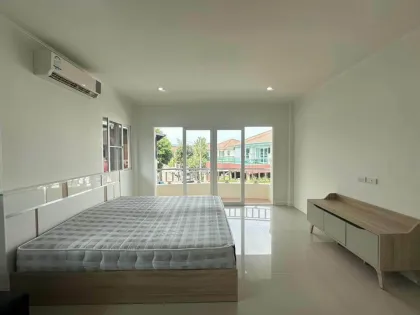 Apartamento de 3 dormitorios y 3 baños en alquiler en Supalai Garden Ville, Pa Klok