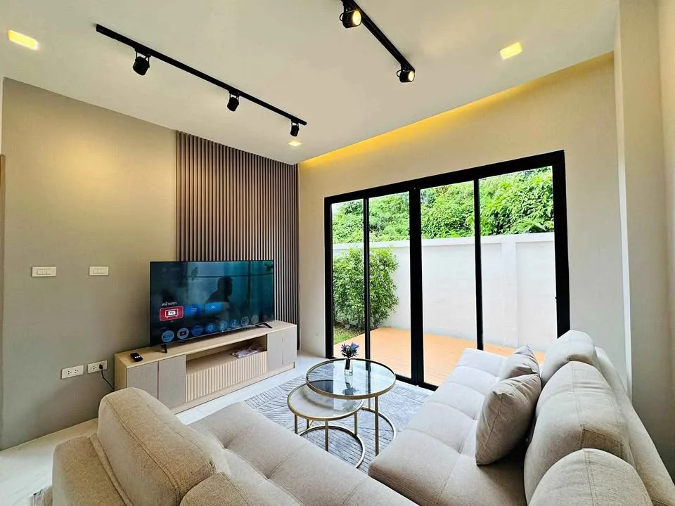 Двухэтажная вилла с 4 спальнями и 4 ванными в аренду в Chao Fah Garden Home, Раваи