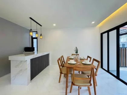 Villa independiente de 2 pisos con 4 habitaciones y 4 baños en alquiler en Chao Fah Garden Home, Rawai