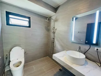Villa independiente de 2 pisos con 4 habitaciones y 4 baños en alquiler en Chao Fah Garden Home, Rawai