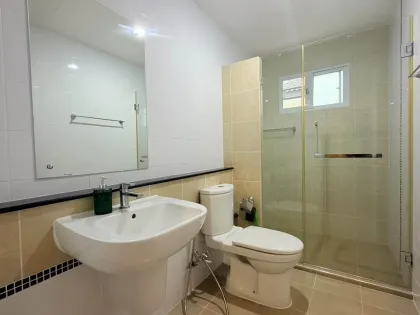 Villa en esquina en alquiler en Passorn Village, Koh Kaew, Phuket