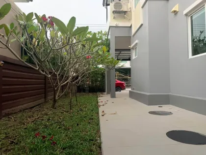 Villa en esquina en alquiler en Passorn Village, Koh Kaew, Phuket