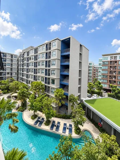 Apartamento moderno de 2 habitaciones con vista a la piscina en D Condo Reef Kathu