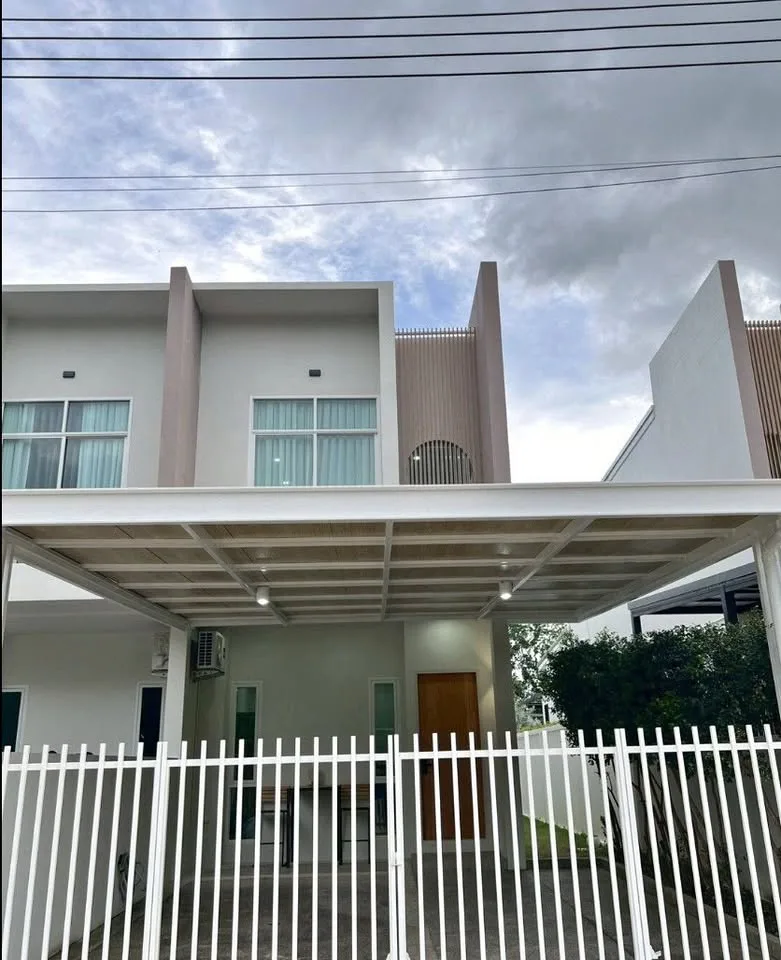 Pet-Friendly 2-Bedroom Townhouse for Rent at Modern Life Si Sunthon