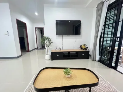 2 Bedrooms, 2 Bathrooms - House