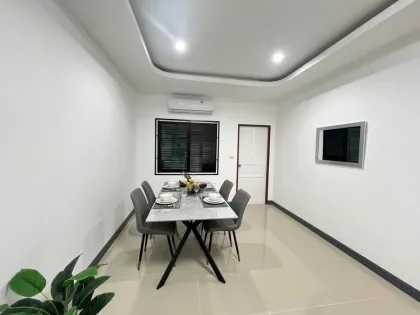 2 Bedrooms, 2 Bathrooms - House