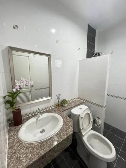 2 Bedrooms, 2 Bathrooms - House