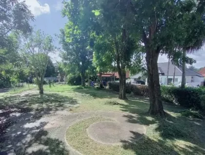 西顺吞区带花园两卧室无家具出租房