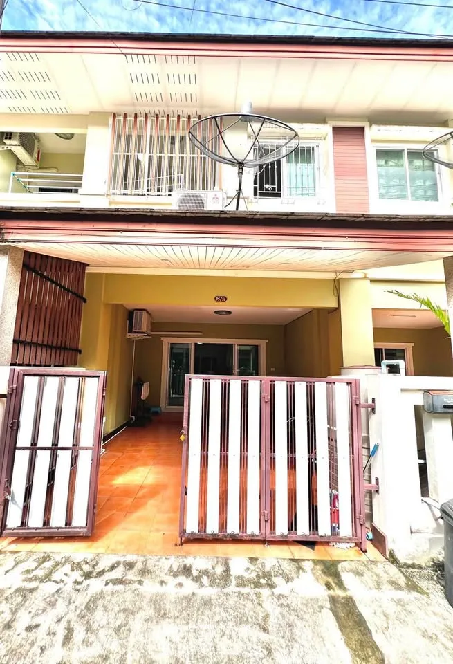 Casa amueblada de 2 dormitorios y 2 baños en alquiler en Chon Kan, Wichit