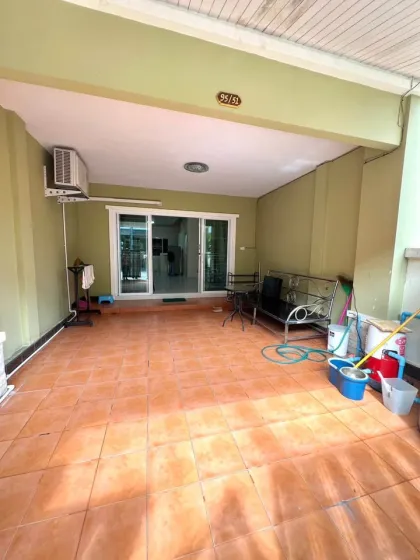 Casa amueblada de 2 dormitorios y 2 baños en alquiler en Chon Kan, Wichit