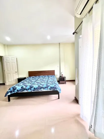 Casa amueblada de 2 dormitorios y 2 baños en alquiler en Chon Kan, Wichit