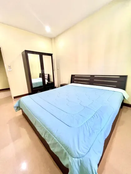 Casa amueblada de 2 dormitorios y 2 baños en alquiler en Chon Kan, Wichit