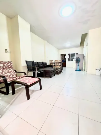 Casa amueblada de 2 dormitorios y 2 baños en alquiler en Chon Kan, Wichit