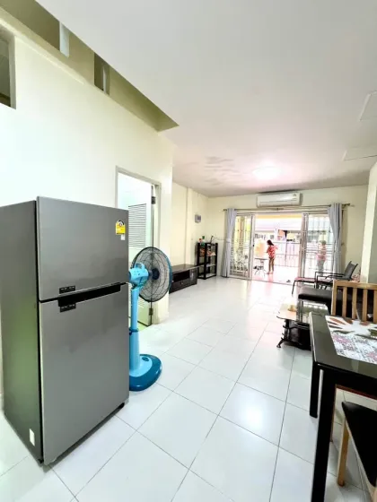 Casa amueblada de 2 dormitorios y 2 baños en alquiler en Chon Kan, Wichit