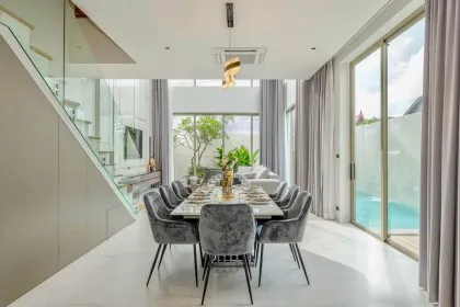 Brandneue Poolvilla in Cherngtalay mit 4 Schlafzimmern & 3.5 Bädern