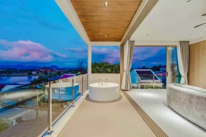Brandneue Poolvilla in Cherngtalay mit 4 Schlafzimmern & 3.5 Bädern