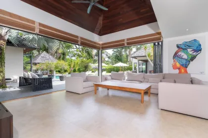 Villa de lujo de 3 habitaciones con piscina privada en Layan