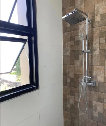 3BR Private-Pool Townhouse at Lake Town, Kamala