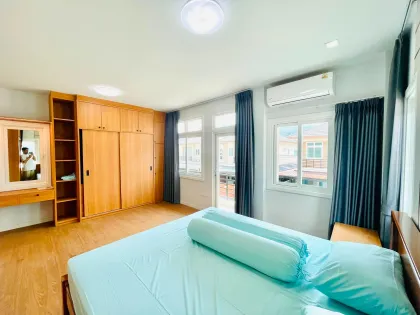Mana Kathu Villa mit 4 Schlafzimmern und 3 Bädern zur Miete