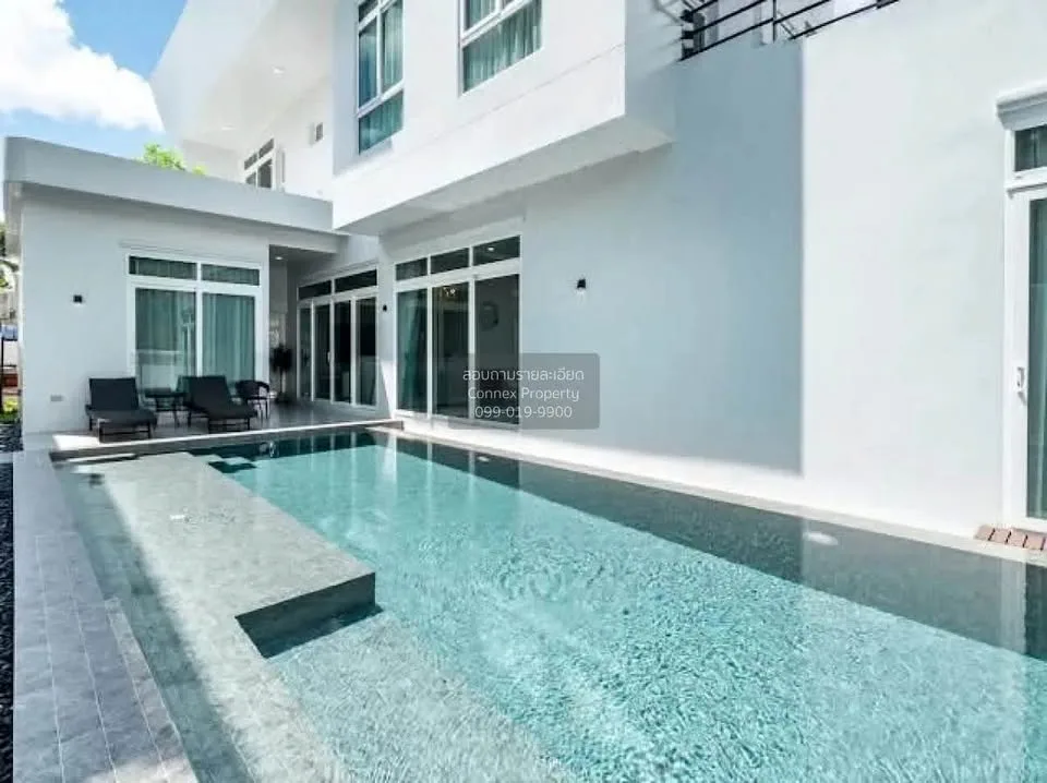 Villa de lujo con 5 dormitorios y piscina con vista a campo de golf en Kathu